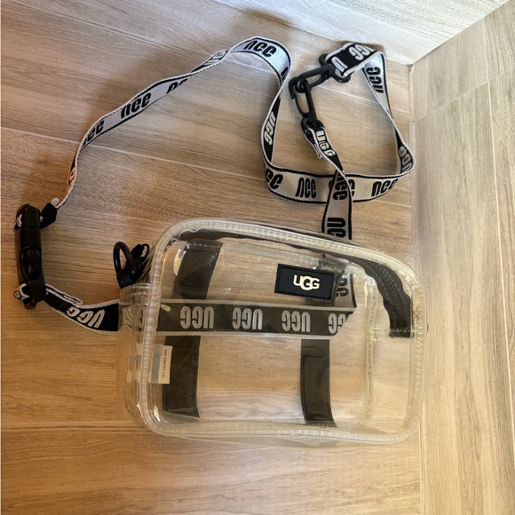 UGG Janey II Transparent Boot | UGG Belt Bag Crossbody - Picture 2 of 13